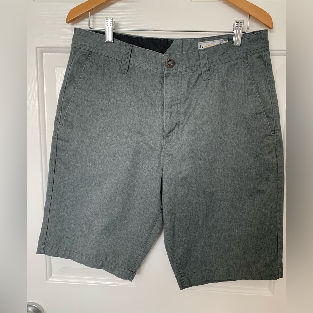 Volcom Men’s Gray Short Size 33